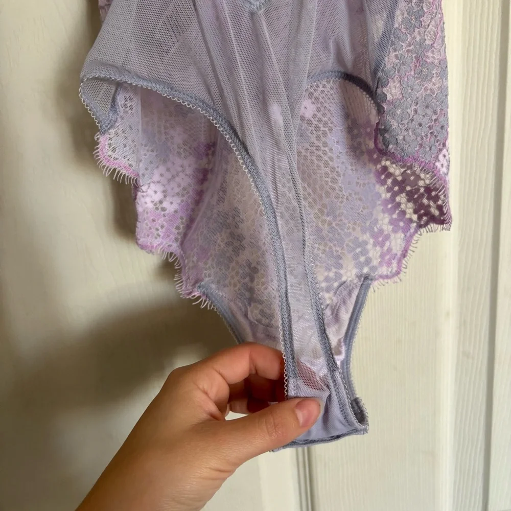 Victoria's Secret Dream Angels Mini Floral Lace Plunge Teddy Bodysuit Lavender